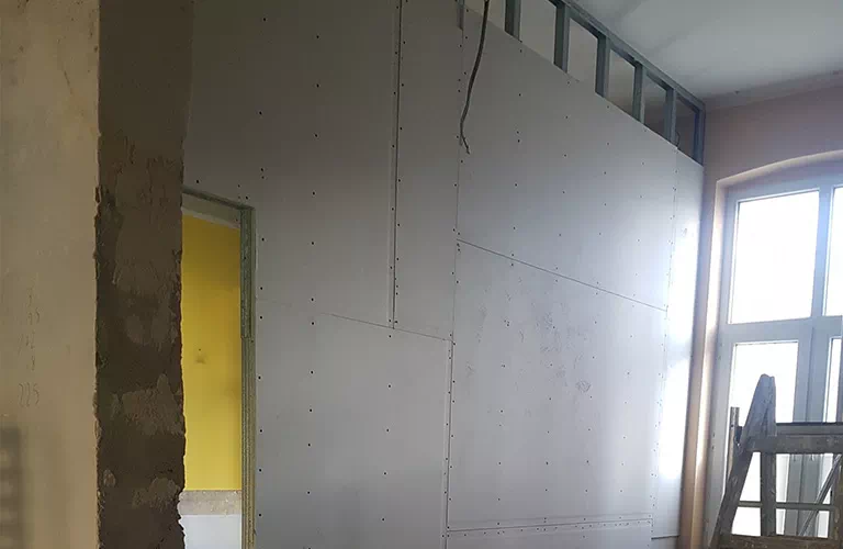 remontowana ściana